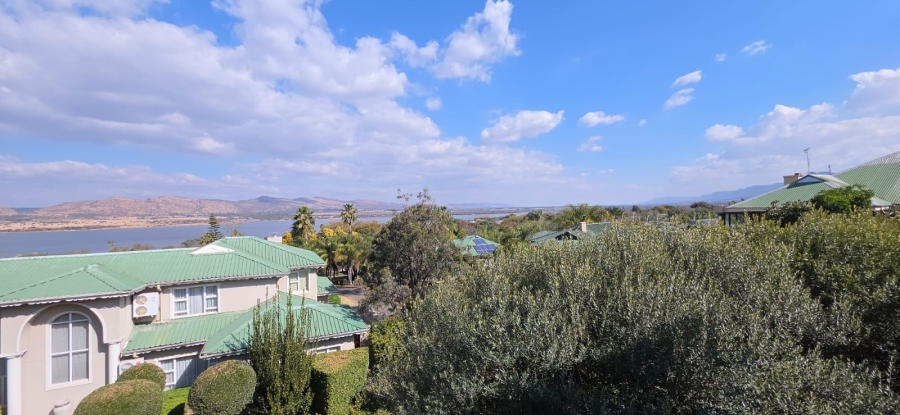 4 Bedroom Property for Sale in Caribbean Beach Club North West